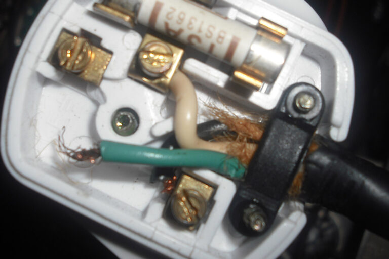 1970s badly wired plug